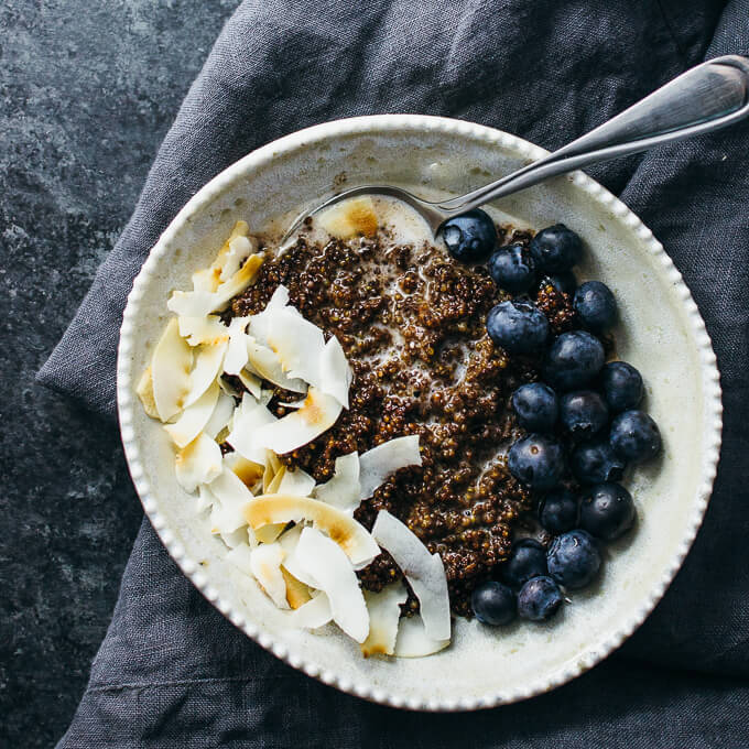 MeatFreeMonday's tweet photo. 24 healthy and hearty ways to make the most out of the most important meal of the day! #veganbreakfast https://t.co/GczZKv2WVW https://t.co/PkhKyLIvfo