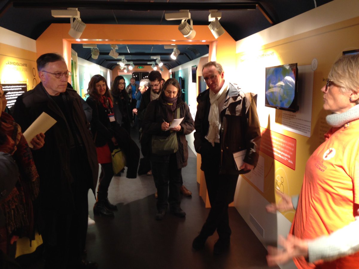 svillaudiere's tweet photo. Avec @MessagersClimat visite du nouveau Train du climat special  @c3_d les innovations en avant-première ! https://t.co/H7sMnF4Gt0