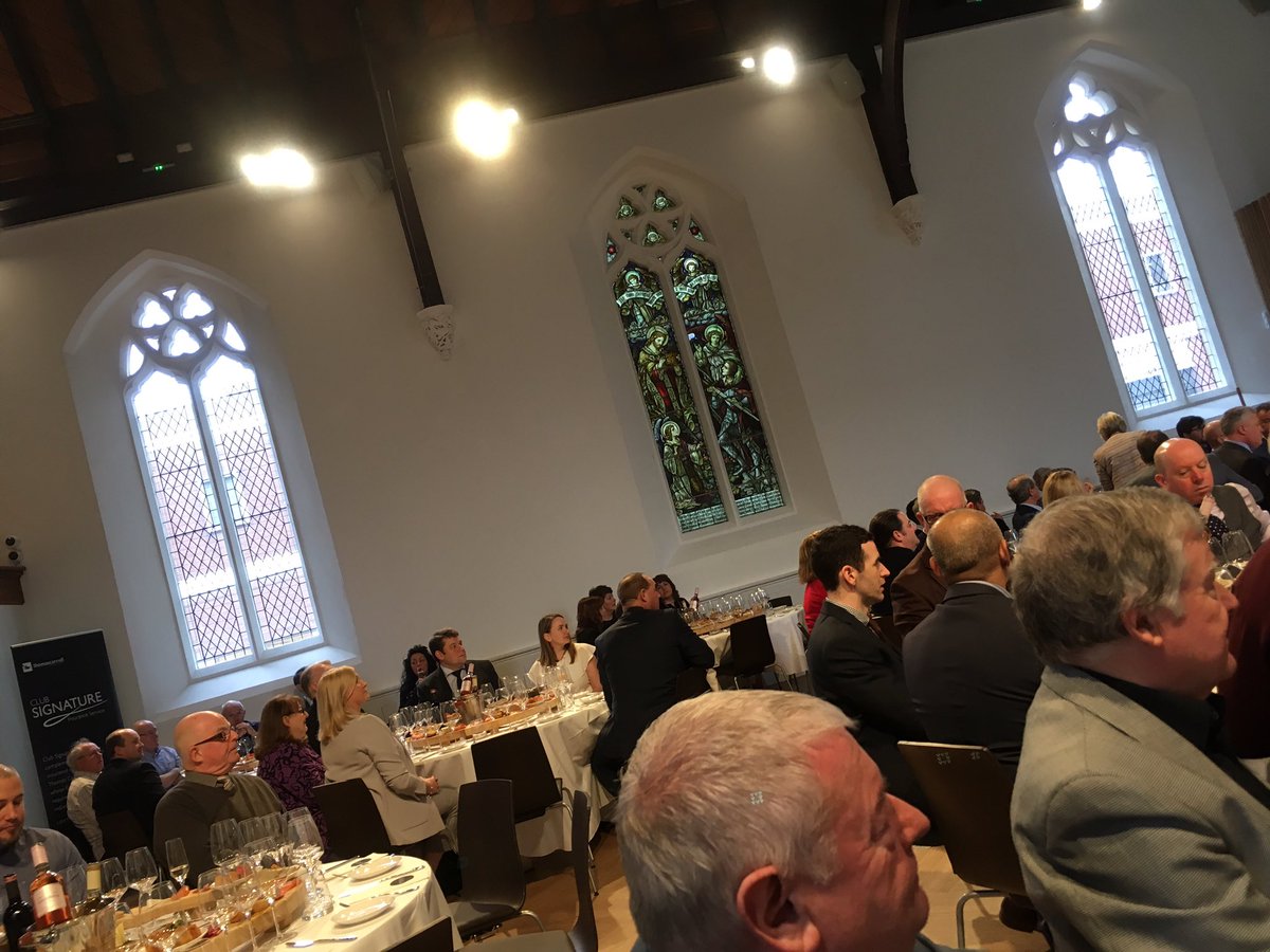 paulamorrisuk's tweet photo. Lovely venue for @thomascarrollgp event- thanks for the invitation! Enjoying the company of @clleyshon &amp; @liamdavidgiles too #goodtable https://t.co/K5jbBT7hiI