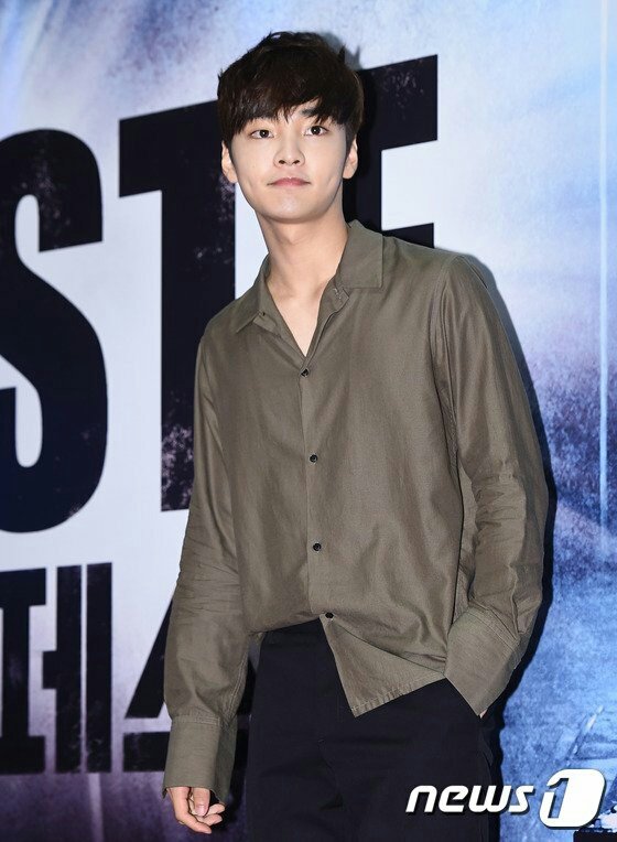 TheDramaKorea's tweet photo. Judul : KBS2 'The Best Hit'.
Pemain : Yoon Si Yoon, Kim Min Jae, Cha Tae Hyun, &amp; Lee Se Young.
Tayang : Mei 2017. https://t.co/wQUSrR8v0C