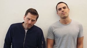 RummsBumms_'s tweet photo. Schönes Spiel für die Mittagspause: tinder oder Werber-Pressebild? 

Macht Ihr mit, @DigiBuzz_de @DOKYOHamburg @Horizont?

#agencylife #ftw https://t.co/NOsF2tiENE
