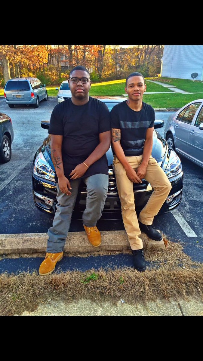 _NoLimitDre's tweet photo. Rest up bro 😓 never thought I lose my right hand..... 😢 https://t.co/Rcz3AHpWRg