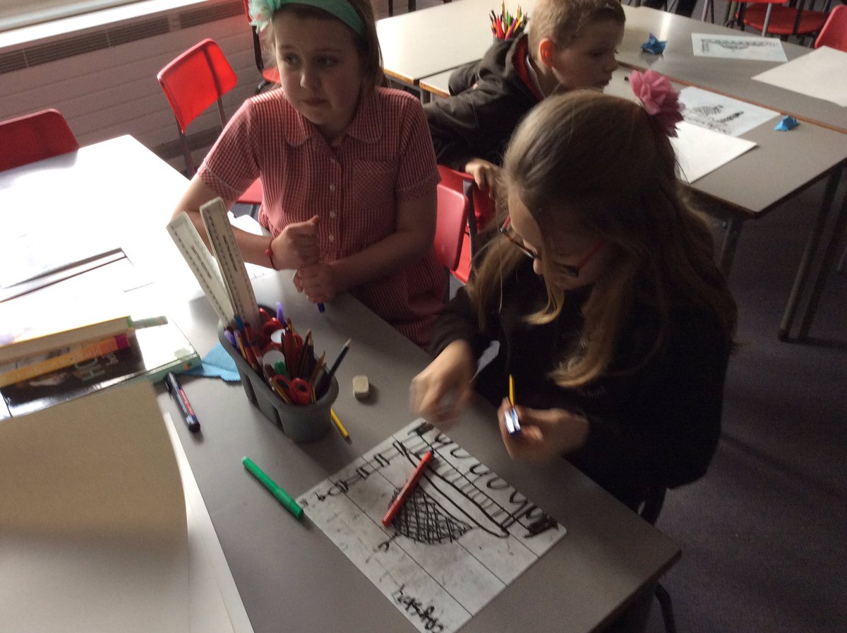 WooldaleJ6C's tweet photo. @WooldaleJClass2 had fun producing our own artwork of a Mosque this afternoon. https://t.co/wCld2z4Lvc
