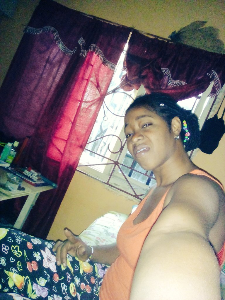 cameron_conesha's tweet photo. Tweet dis now tweeter up up up https://t.co/d2t5Kfdp4o