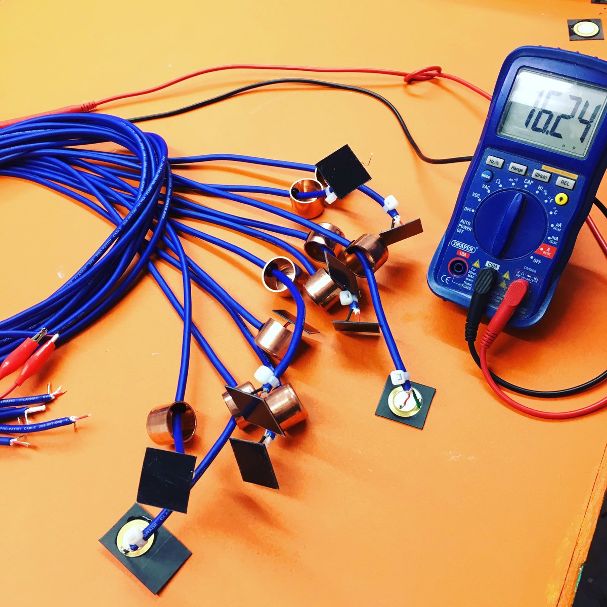 LeafcutterJohn's tweet photo. Electrically testing the first run of BIG #leafworks #contactmic before final assembly. https://t.co/JtSeZQDShP