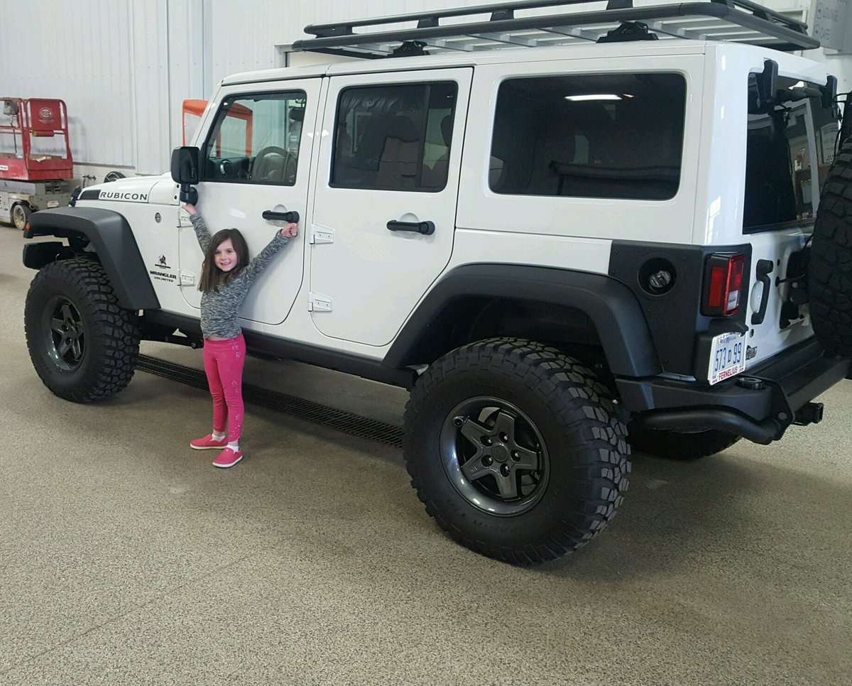 ferneliusauto's tweet photo. Look what Ella got her mom! #jeep #JeepWrangler #aev #ferneliusauto https://t.co/nJHeQYVEFQ