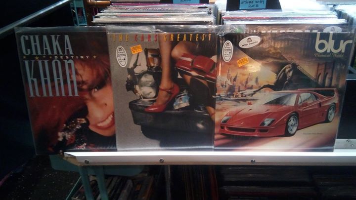 Happy Birthday to Blur\s Damon Albarn, The Cars\ Ric Ocasek and Chaka Khan!

Find music from Blur, The Cars, Khan a 