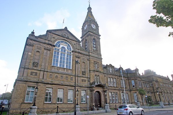 Looking forward with rest of Cabinet to meet <a href="/SeftonYAs/">Sefton Young Advisors</a> <a href="/SeftonYC/">Sefton Youth Council</a>  <a href="/SeftonCVS/">Sefton CVS</a> today