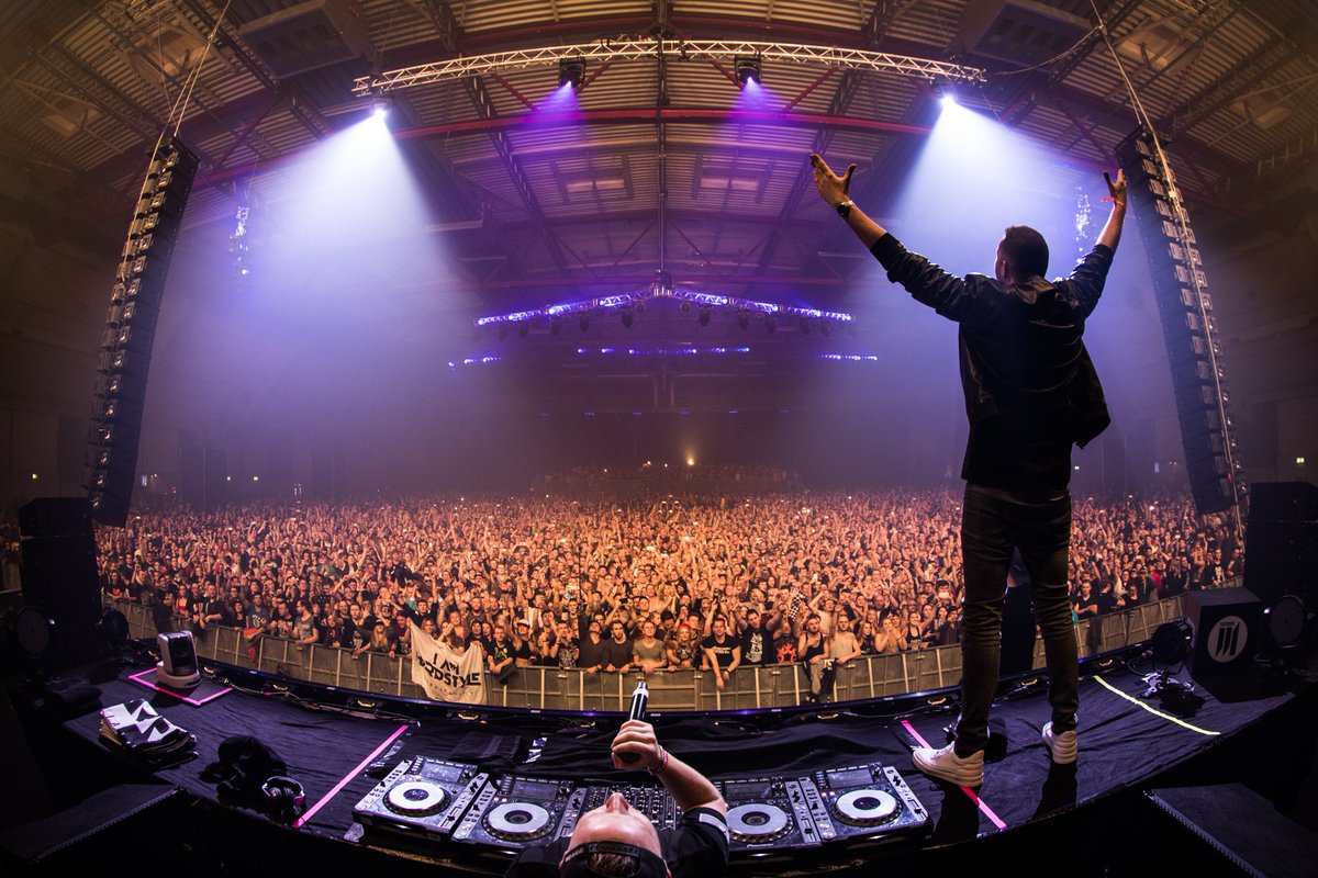 #TBT #IAMHARDSTYLE Germany! Austria are you ready?! @iamhardstyle https://t.co/F7mvhLhR5r