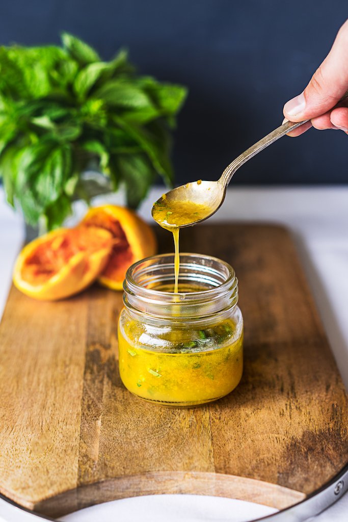 8 Homemade Salad Dressings that are Going to Blow You Away ow.ly/iWTm30abMi2