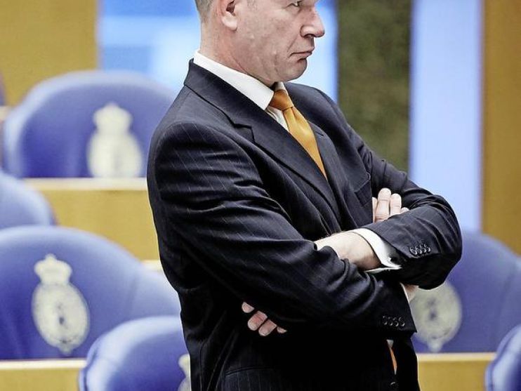 Hoornaar ’adopteert’ Elbert Dijkgraaf, de politicus die een hertengewei kreeg dlvr.it/Nj5W7K