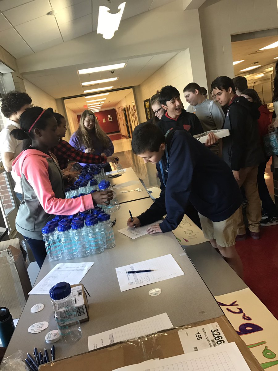 FLMSBraves's tweet photo. We took the pledge! #bringingtapback https://t.co/u27eaPOZj3