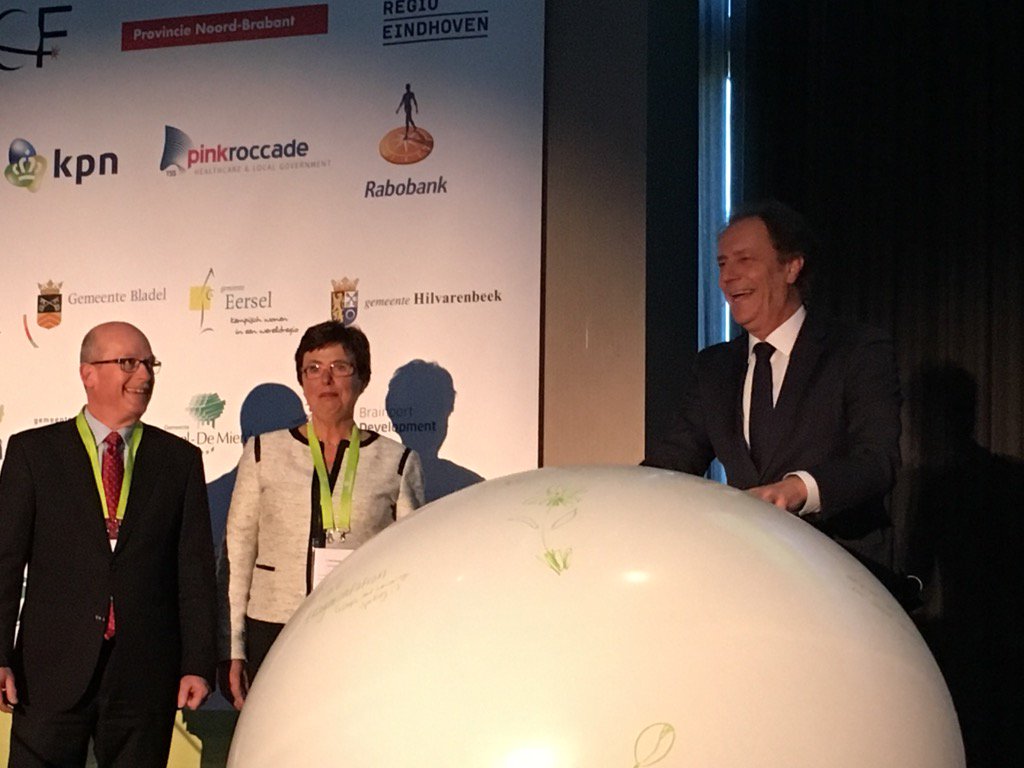 rbellicf's tweet photo. Rob van Gijzel ends #TheRuralSummit by reading from a balloon of wishes Europe's rural regions. #ICF https://t.co/fYlGKZunvl