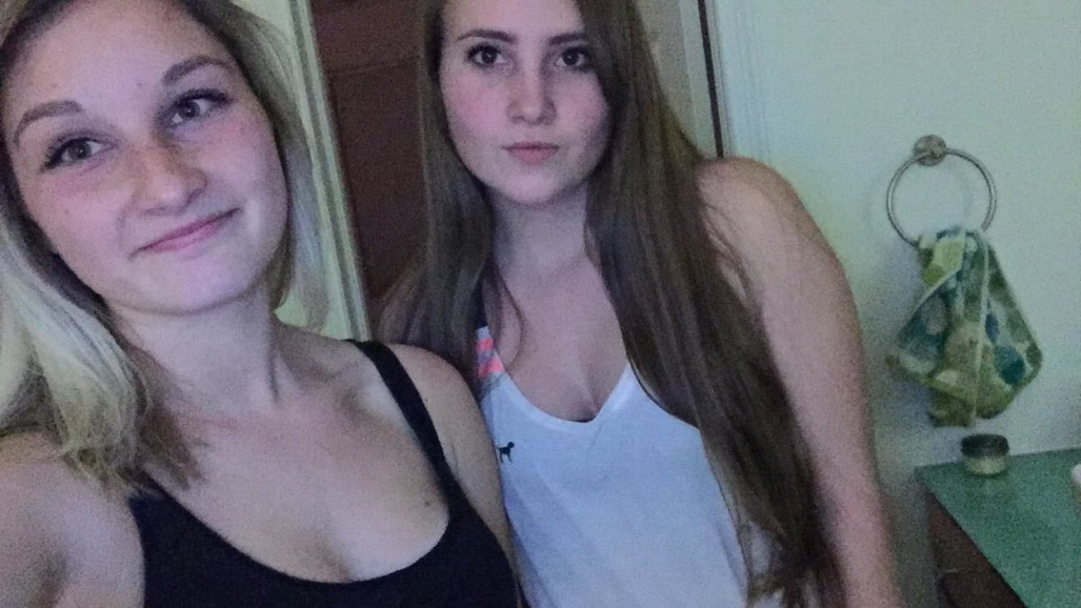 josie_wags's tweet photo. Happy birthday Chlo!!! Miss u sm💞🌷 https://t.co/QvmYOTQbOj