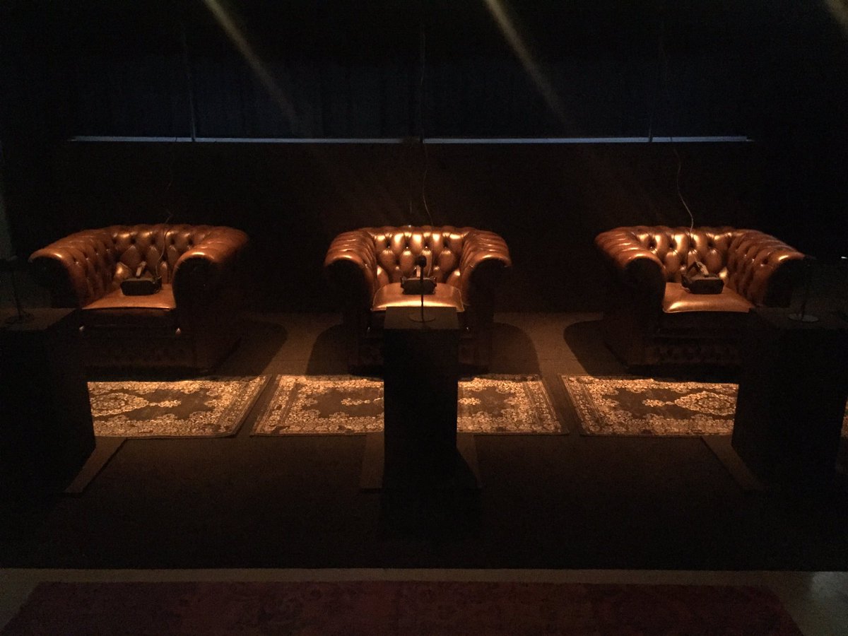 memoakten's tweet image. Vibes at @strpfest. Come, relax and watch your brain #FIGHT itself.  #BinocularRivalry #SelectivePerception #VirtualReality #Legal (I think)