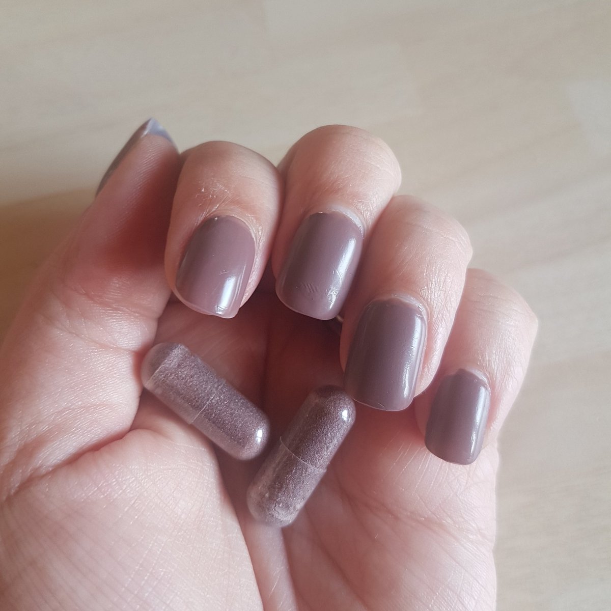 When your nails match your capsules
#berrygoodness #capsules #liftednotgifted #healthylifestyle