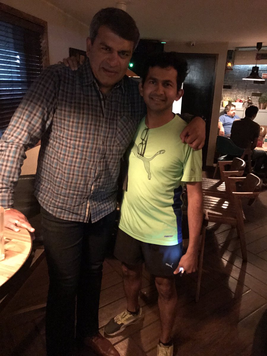 BombayBarhopper's tweet photo. Run beer run beer run beer run @girishmallya @musingsman https://t.co/Z3H96By5js