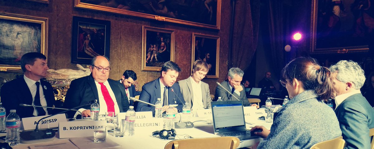 GIConfindustria's tweet photo. Digital transformation is a tremendous opportunity for society to fight unemployment and create new jobs - @marcogy #DigitalDay17 https://t.co/9hKTBCnjn4