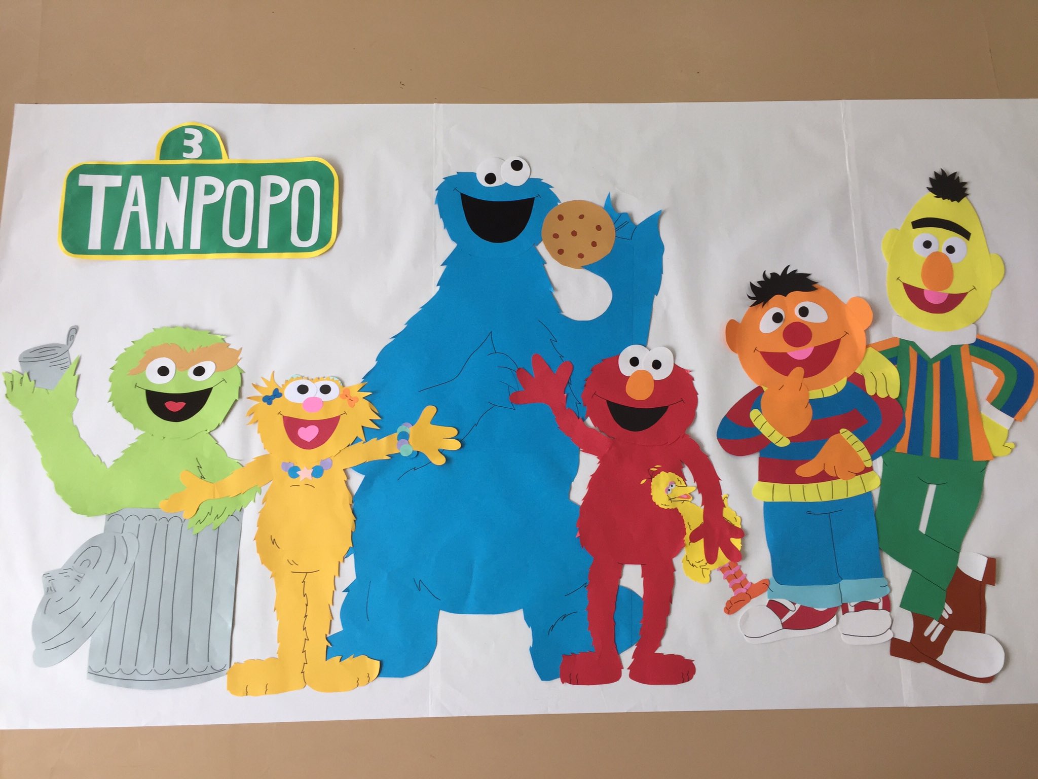 Nao 1日かけて作った なかなか傑作 だいぶ自己満 来年度から年少さん 頑張ろう 保育園 壁面 誕生表 セサミストリート モンスターズインク T Co Gysm4hnxgl T Co O3yvgvrxcq Twitter