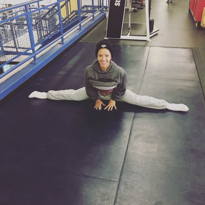 Yes!! I can do the splits now😛😛😛🤘🏻 https://t.co/zpHFz2AtxO