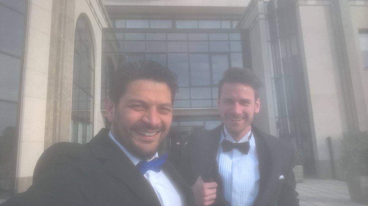 Met collega <a href="/DailyDialogues/">Positive NL</a> Bram nog op tijd voor het mooie weer in Huis ter Duin #shoppingawards #shopping2017