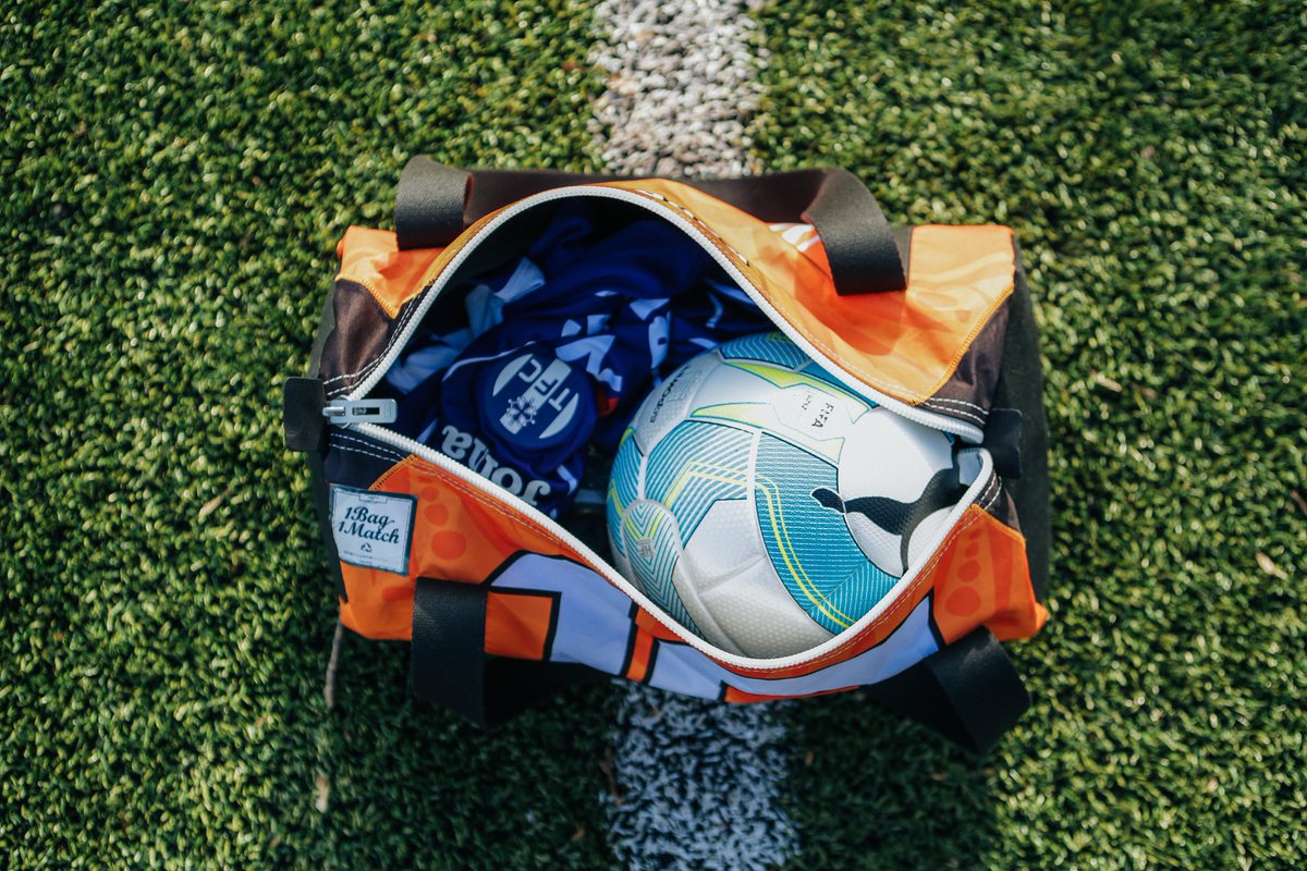 footpack's tweet photo. .@1bag1match X @KappaFrance X @Footpack : du maillot de foot au sac ! https://t.co/hhI5OMTwNH https://t.co/d5RRwEae6U