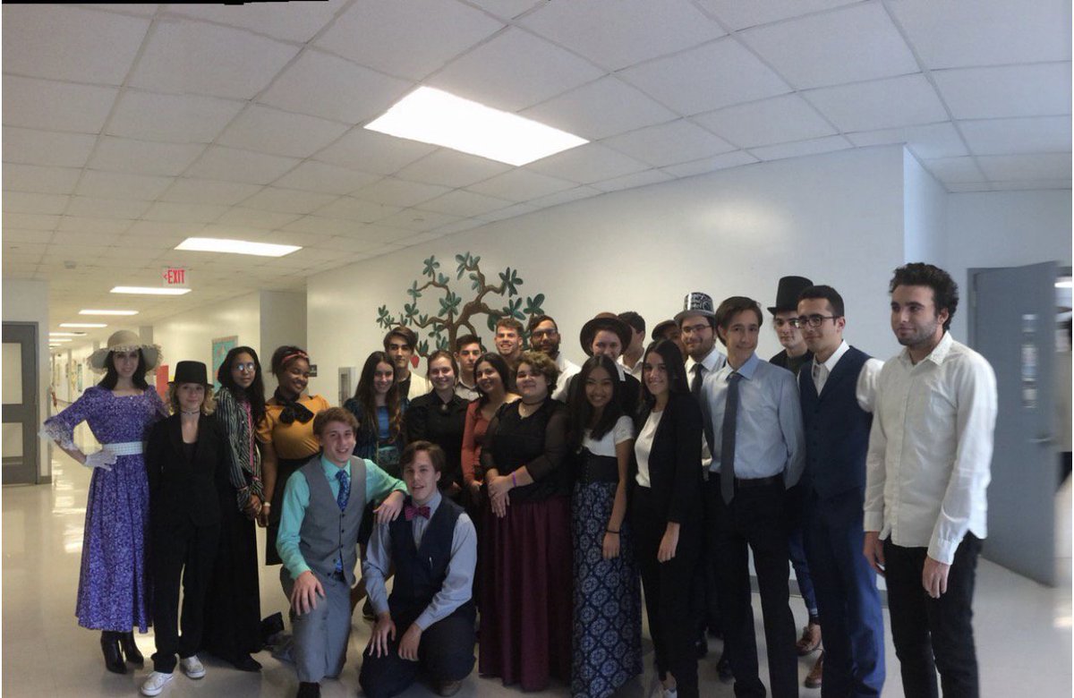 APEnglishLiter's tweet photo. Ernest tea party and reciting epigrams :) Thanks @StephanieMTudor for taking some photos! https://t.co/M4jb9qdyyQ