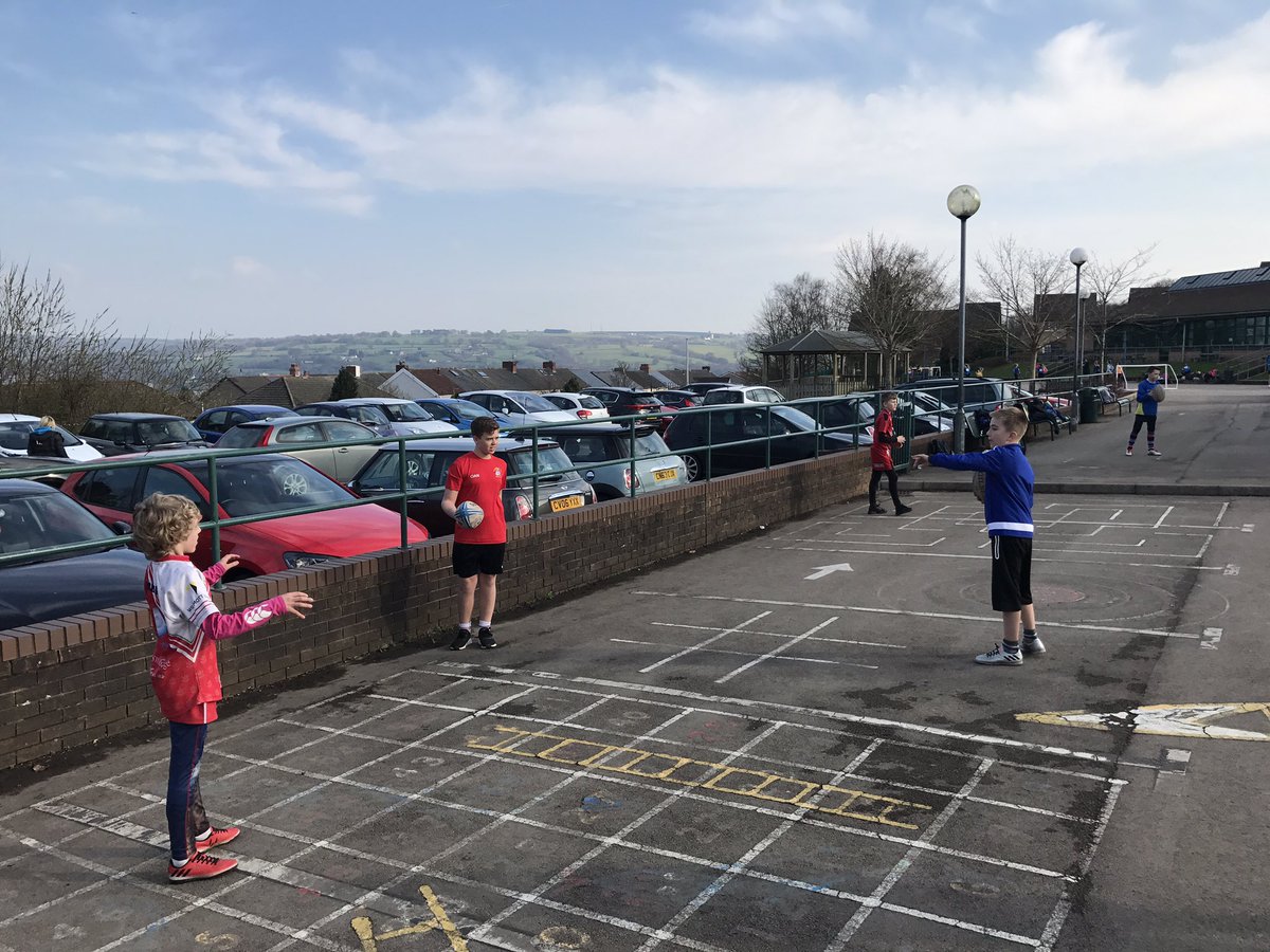 Jake_Allen3's tweet photo. Great work from @blackwood_pe Rugby Leaders at Afterschool Rugby in @blkpschool @MrLewisBPS #BwoodRugby #ClusterPrimary https://t.co/tu7GYUpajZ