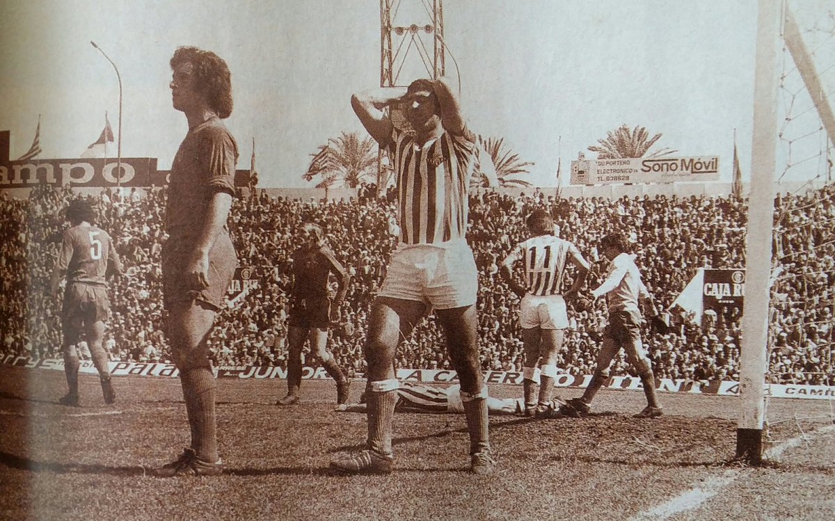 #EfemerideRMCF 1975
RBB 1 - RMCF 3
Santillana, Aguilar y Amancio rompen un record de 39 partidos ligueros invicto del Betis en el Villamarin