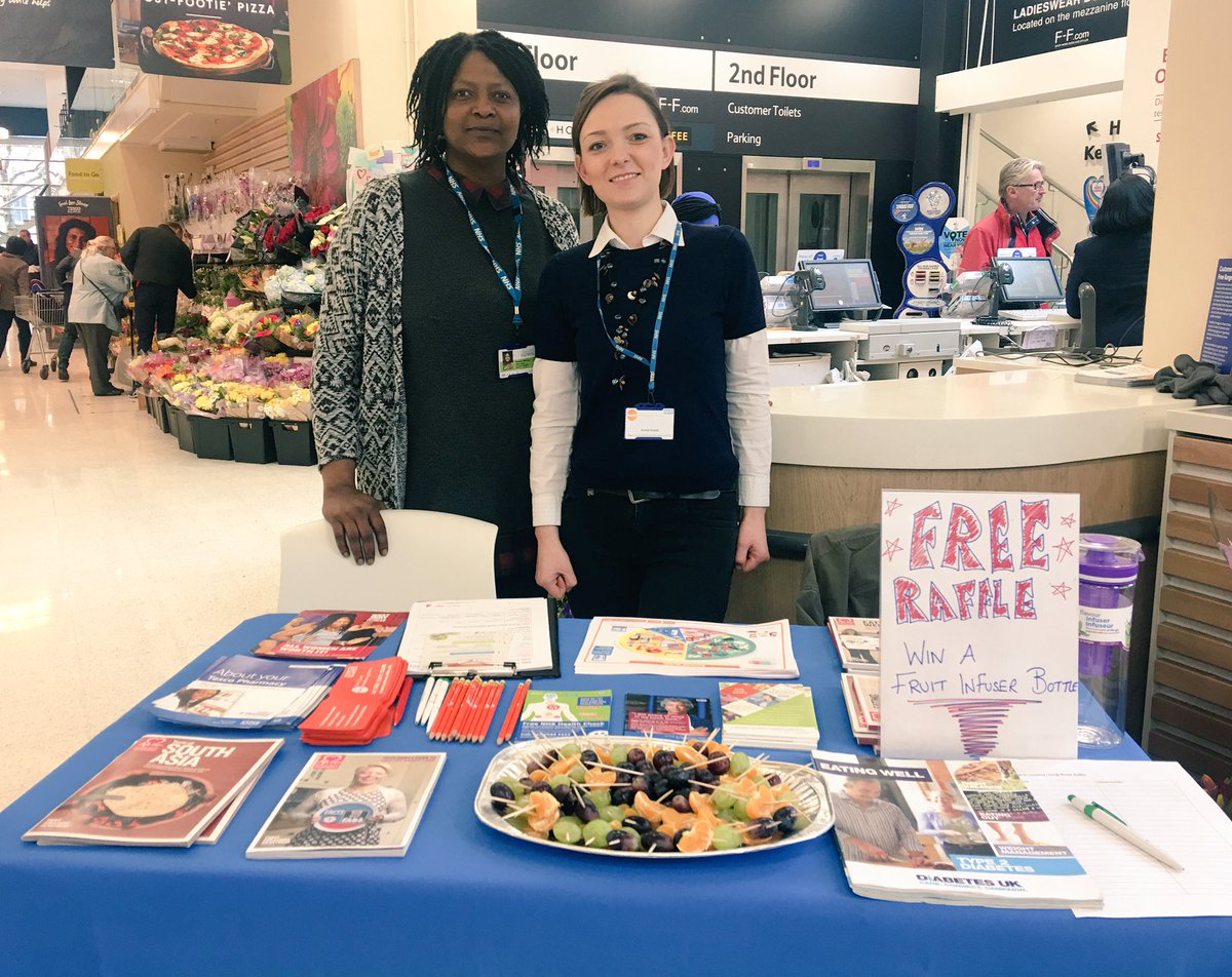 Tesco_RBKC's tweet photo. @LHealthTrainers at our Kensington Superstore providing customers with free health checks. Great day, thank you for coming :) https://t.co/oKWQdP1zEh
