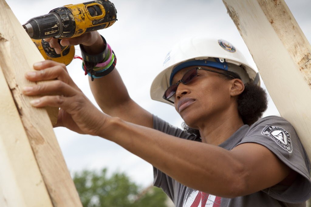 Voices4Service's tweet photo. We need your help to protect @AmeriCorps &amp; @NationalService from elimination. Contact Congress today! https://t.co/ZTbN0NP60d https://t.co/3EKI4ETR4j