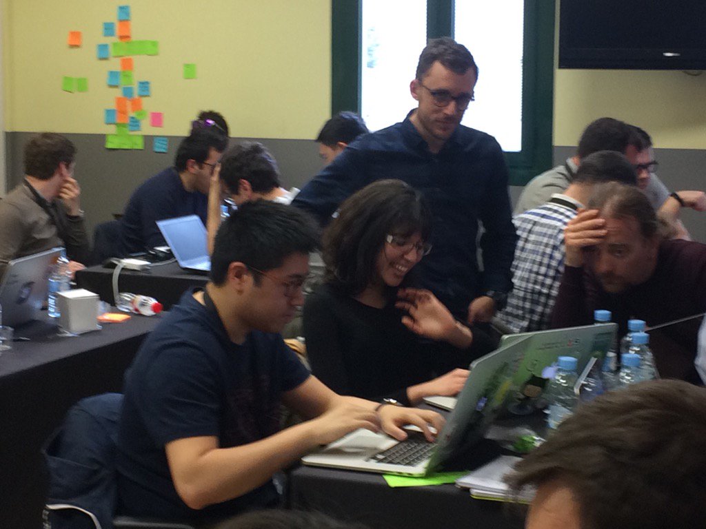 CKDelh's tweet photo. Another #AXADevAcademy 2015 graduate on the field #AXABotCamp @kawtar_ahg https://t.co/q8dnDC3IO7