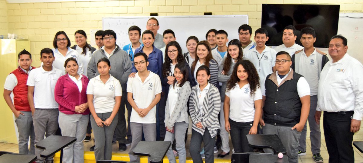 Gabyoss's tweet photo. Apoyo económico para alumnos del @CBTis239 #Nava que asistirán al #Informatrix Latinoamericana 2017 #FinalContinental @rubenmoreiravdz https://t.co/dEyS5jMDYF