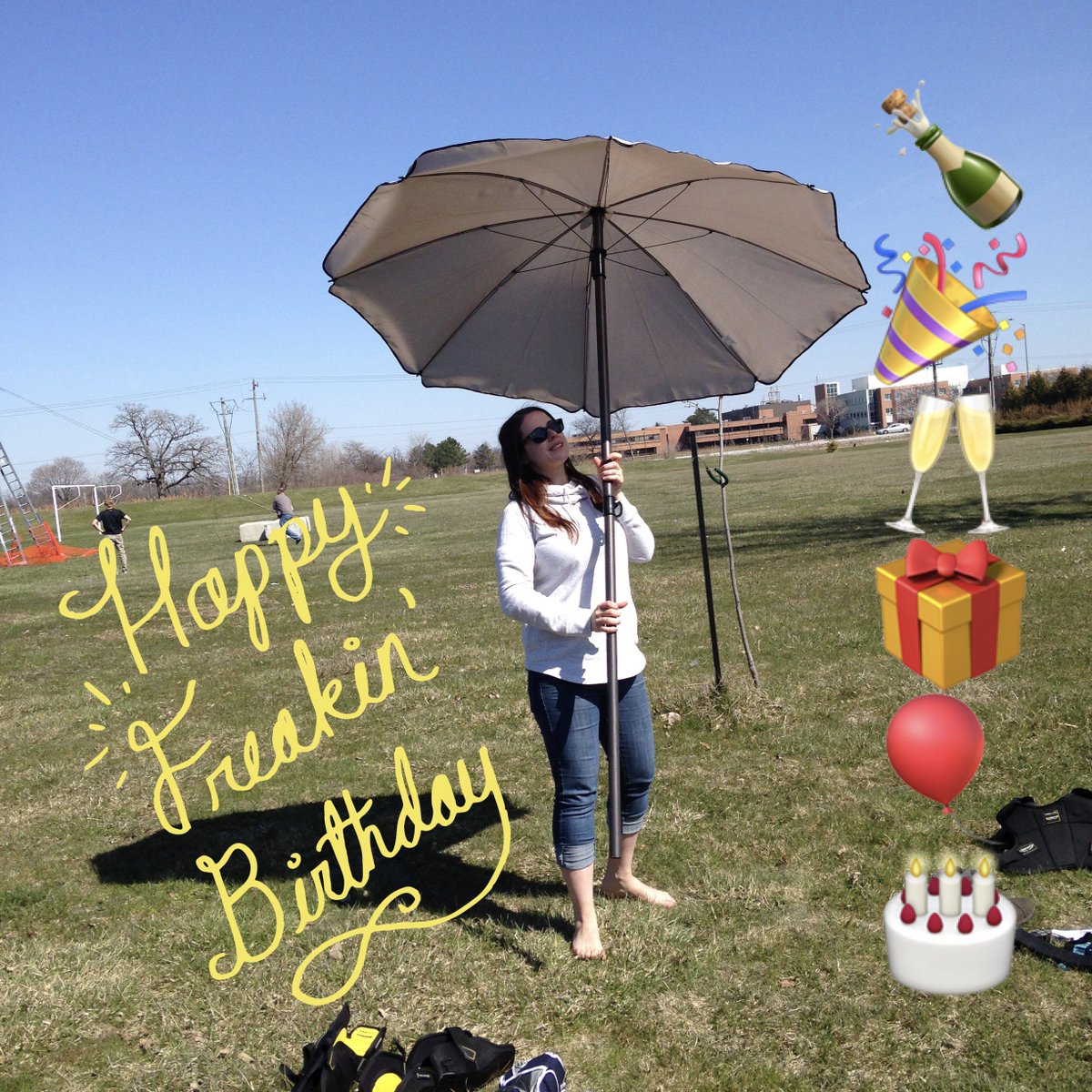 ChiSnowHawks's tweet photo. Wishing our Alternate Captain Alyssa a very happy birthday! 🎉🍾🎁🥂🎂🎈
#womenshockey #hockey https://t.co/6d2ZxxcvOU
