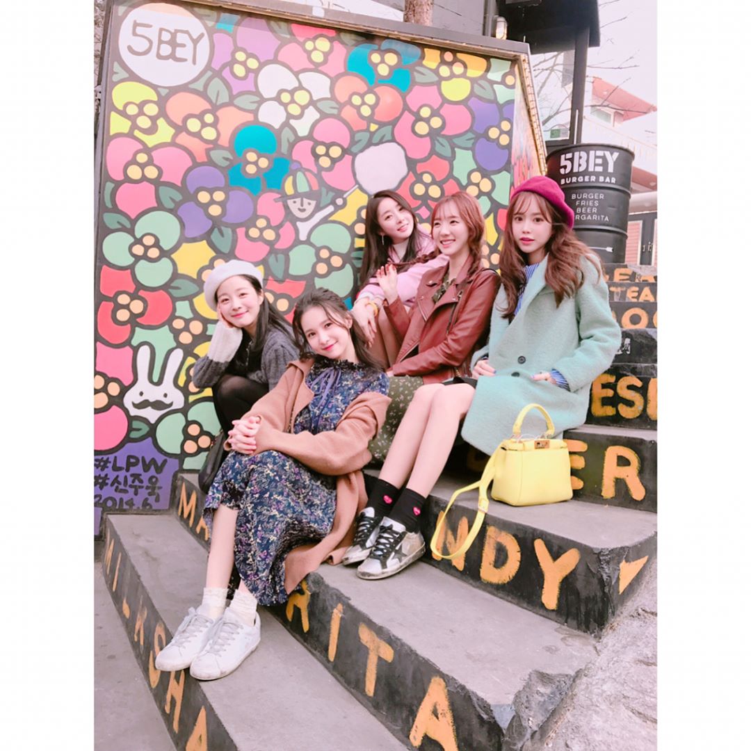 589KJH's tweet photo. Com as migas. https://t.co/GKraIh0CGT