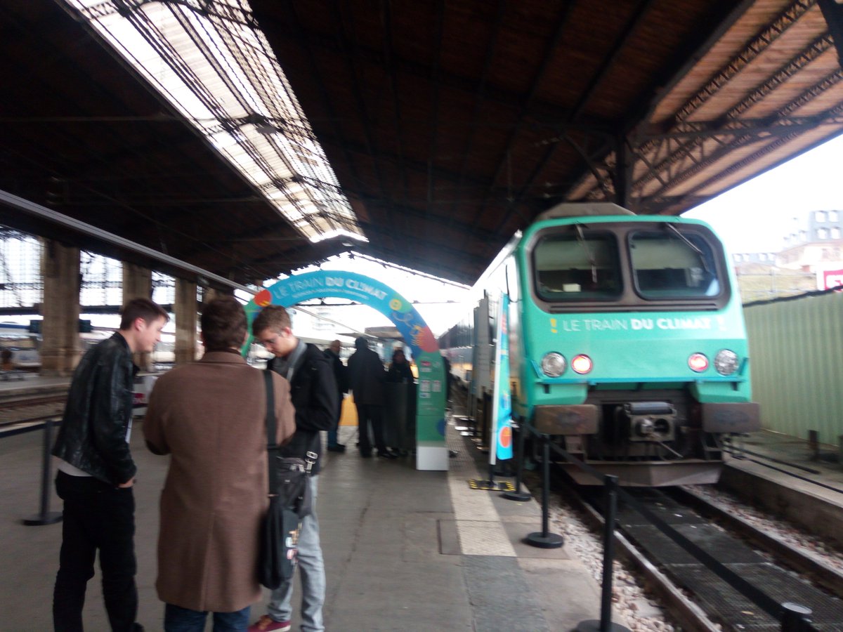 CIVIGAZ94500's tweet photo. En sortie au #TrainduClimat avec @civigaz91  @Civigaz93  et @CivigazParis  ! Merci aux @MessagersClimat  pour la visite guidée https://t.co/4Iws67cG7i