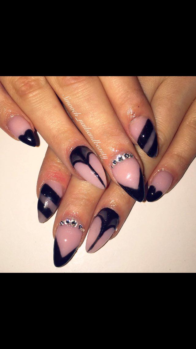 AngelsWxm's tweet photo. Nails by Natalie @smooch_nails at @AngelsWxm (01978)253064 #angelssalon #smootchnails #nails #nailart #salon #Wrexham https://t.co/wAJVMz6t1G