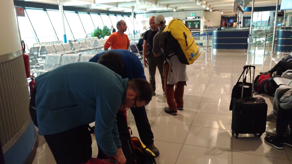 microDISAT's tweet photo. Ready to board. #MaGPat2017 #PeritoMoreno @laventaesplora @unimib @LaStatale https://t.co/metHAEuMEF