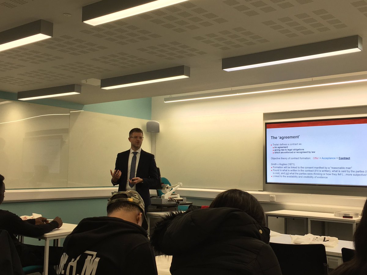 DimitrisA_SGMC's tweet photo. Our @MonouxCollege students #City University Law taster @davevasse https://t.co/XVpFGU4OVU