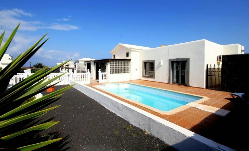 3 Bed with Private Pool #PlayaBlanca
ow.ly/Rs3X30ac4vE
#Lanzarote #Property #Forsale #sunshine #holidays #beaches #sunny #relax#swim