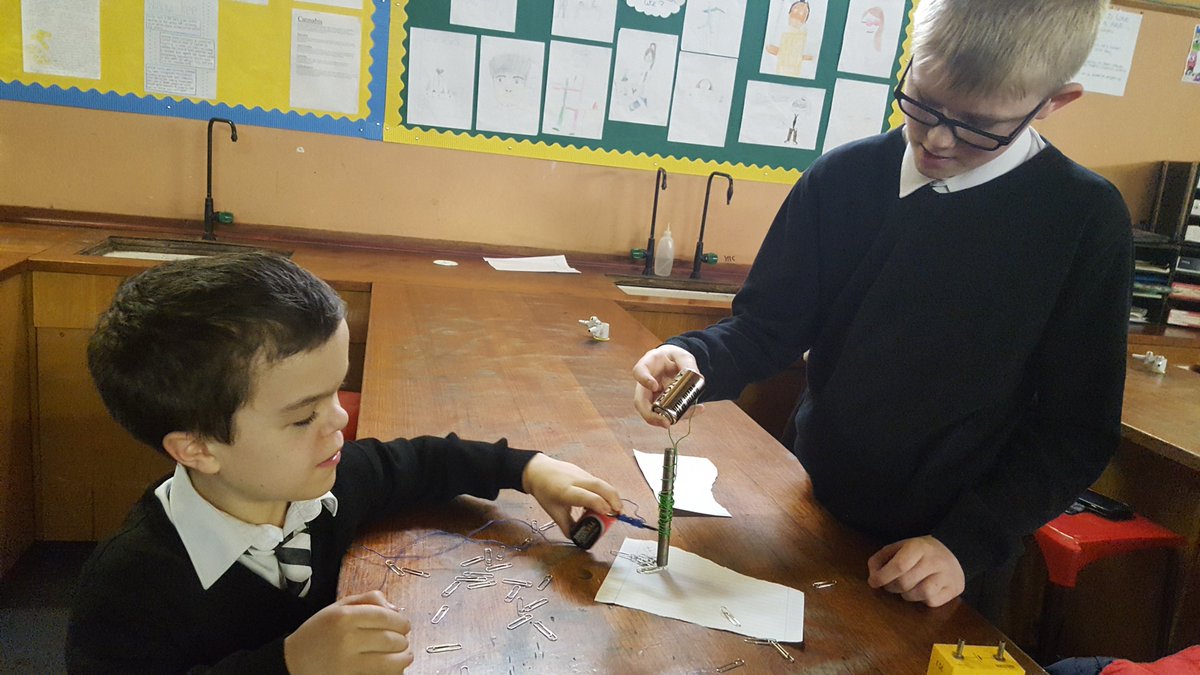 science_ihs's tweet photo. Last week pupils made electromagnets in S1 Science club @IHSupdates #DemoDay #BritishScienceWeek https://t.co/PbEhXQJuuk