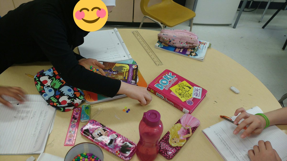 mskikkertsclass's tweet photo. Hands on division practice. Ss "Mrs. Kikkert I learned it!" #mademyday @PeelSchools @FloradalePS https://t.co/ztztB7y3nw