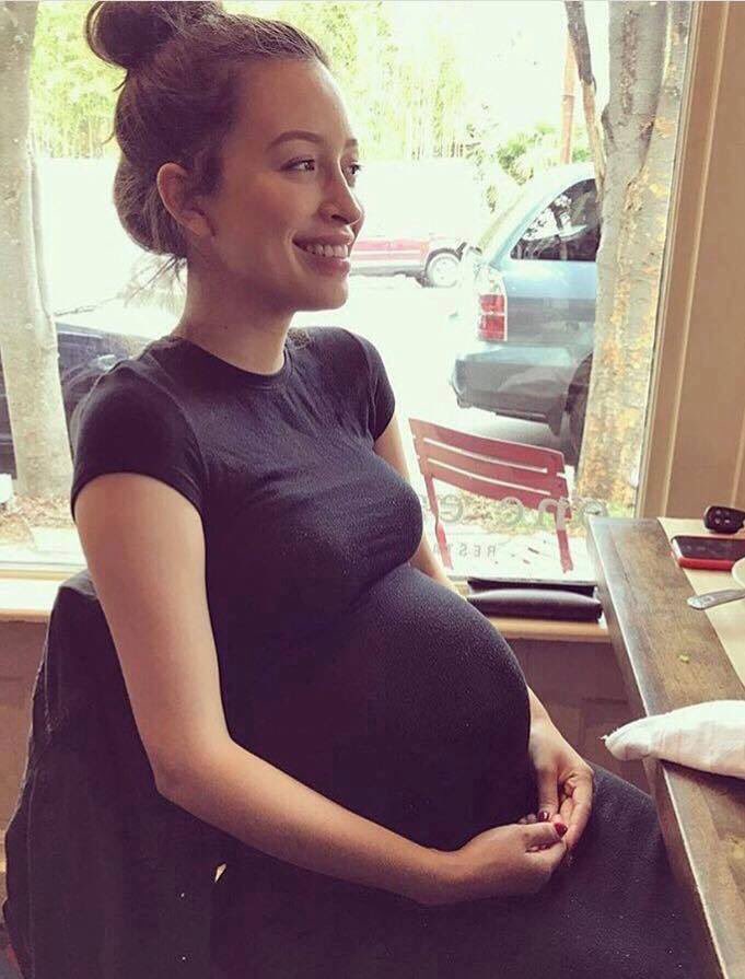 Christian Serratos - Rosita Espinosa - Página 2 C7nmHQYXkAAH7Sb