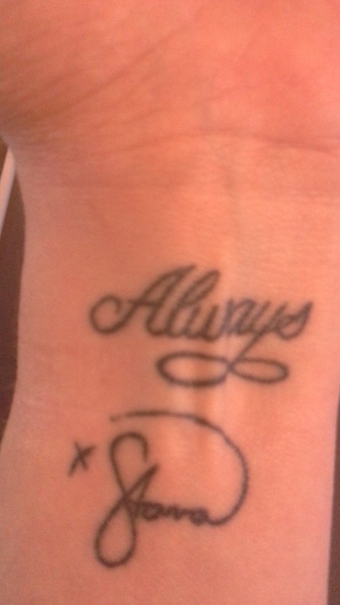 belongstoemma's tweet image. " Oh you are in my veins and I can't get you out " Stana will you take a selfie with my Tattoo?