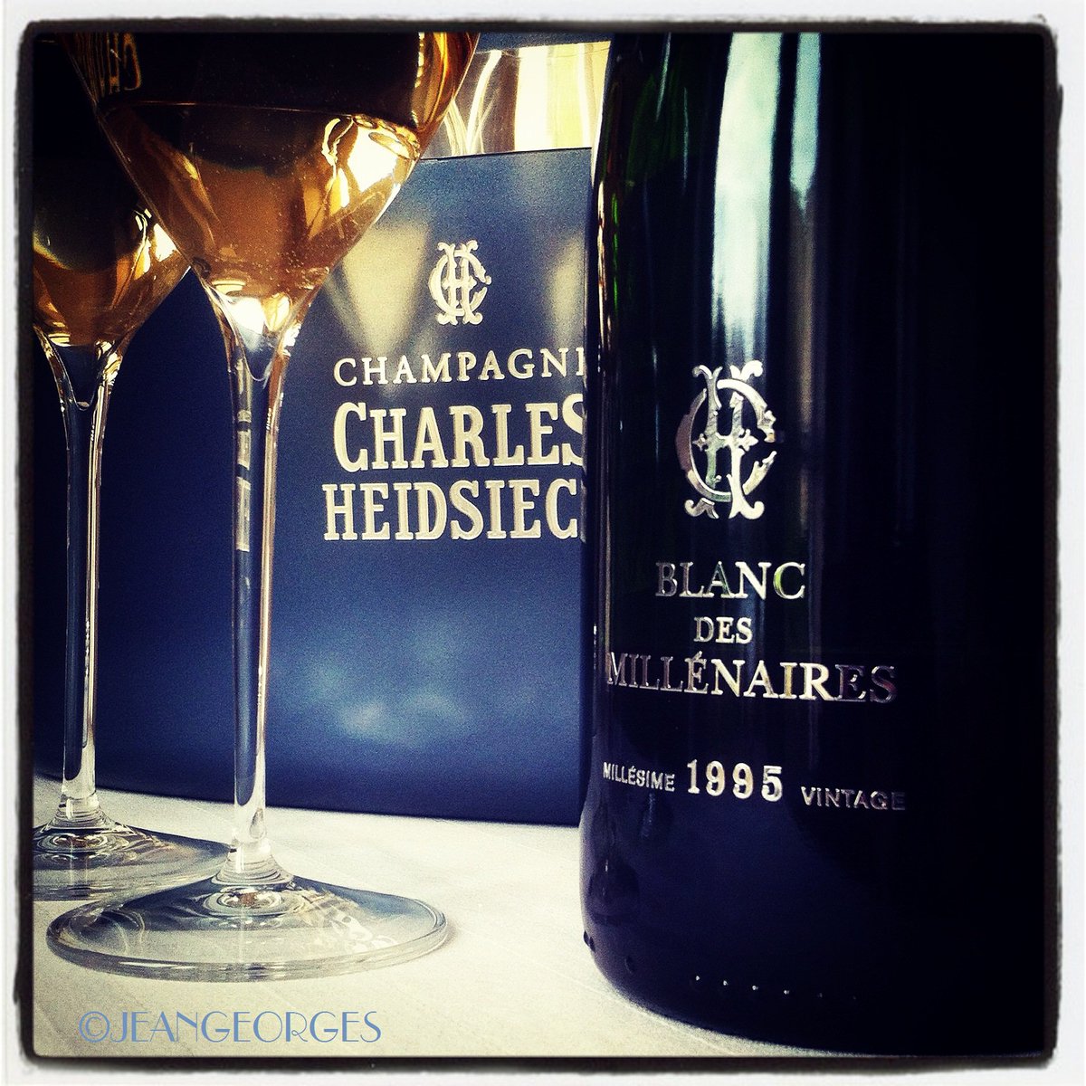 #GrandsChampagnes is character. Feat.<a href="/CHChampagne/">E</a>. Welcome to our masterclasses 24, 25 april #reims #professionals facebook.com/11000292734742…