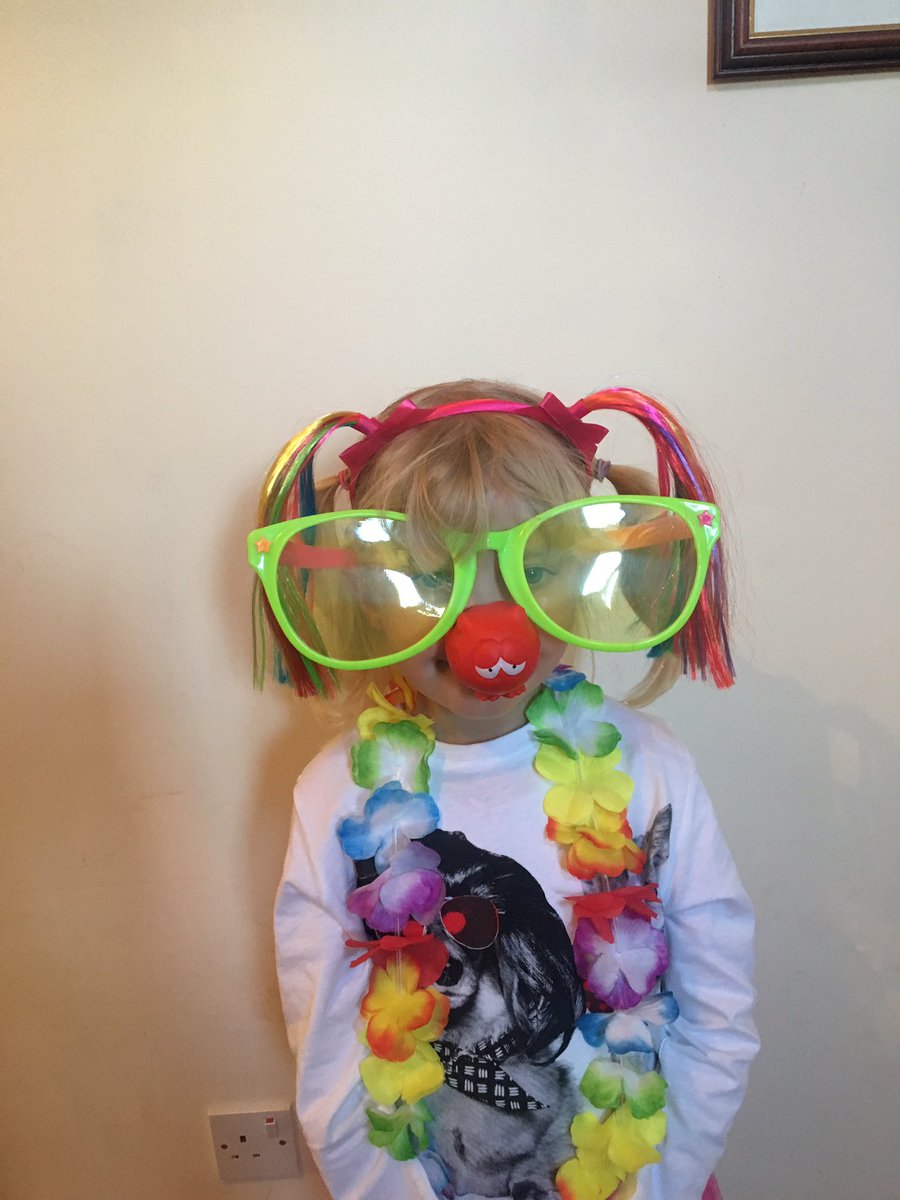 CathrynBoyling's tweet photo. Amy's ready for wear funny clothes night at Rainbows in aid of #commicrelief! 🌈🤡😍😆 https://t.co/6OJnN86CwH