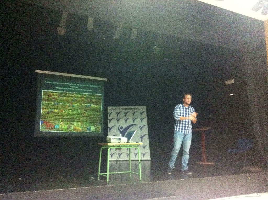 En la charla de <a href="/Rextrada/">Rafa Estrada</a> con la Asociación <a href="/fernandoporto00/">fernando porto</a> y <a href="/ABezmiliana/">Atletico Bezmiliana</a> nutrición y dietética para los chavales