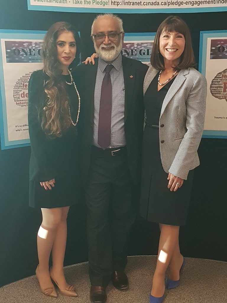 DrKatyKamkar's tweet photo. Honour being ON Fed Council #ONEGLOW discussing Work MentalHealth w CRA Assistant Commissioner @VincePranjivan & CRA Director @DeborahDanis https://t.co/yJbvThx988