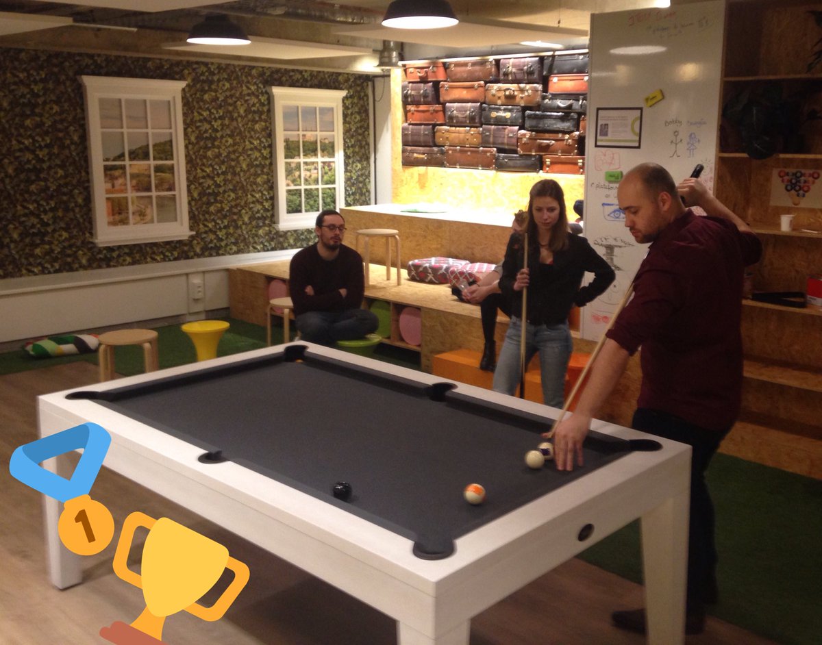 En direct live du tournois de billard 🎱 au @Nextdoor_fr #GareDeLyon !! Qui gagnera la 🏆 ?