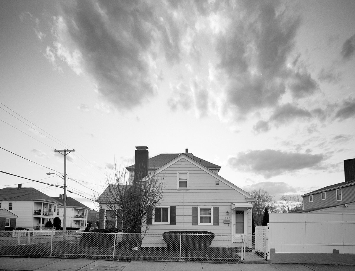 ClickErik's tweet photo. Sunset, Pawtucket. #TMAXParty #120film #tmy2 #pyrocat #believeinfilm @TMAX_party @EMULSIVEfilm https://t.co/giz6ZM2Lgd